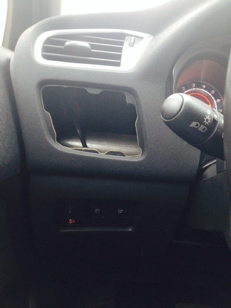 Заглушка передней панели Citroen C4 хетчбек 2011 р.  1.6 л бензин Івано-Франківськ