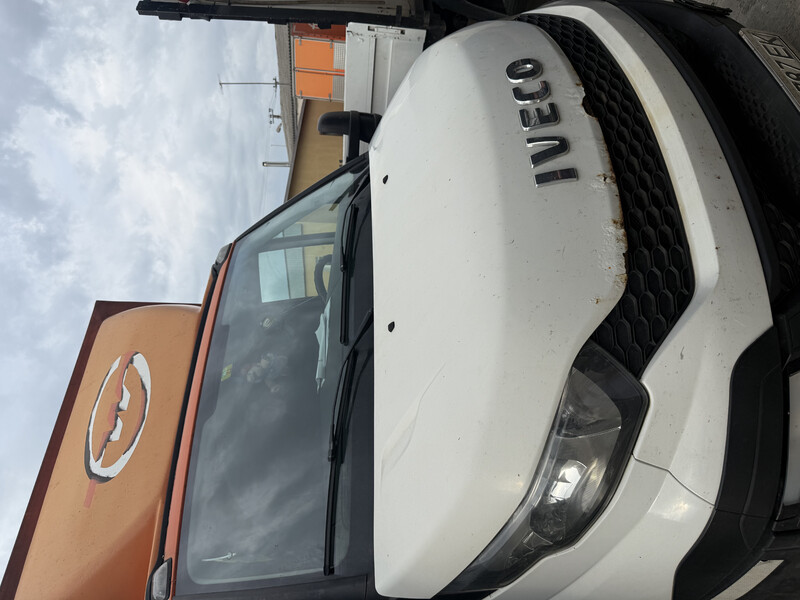 Капот Iveco Daily 2016 г.  3.0 л дизель Киев