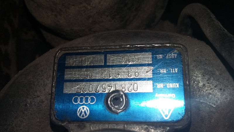 Турбокомпресор 028145703Е   Volkswagen Golf, Volkswagen Passat