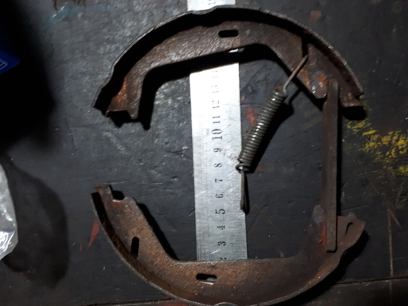 Колодки ручника Volvo XC90  2004 2.5 Бензин Южноукраинск