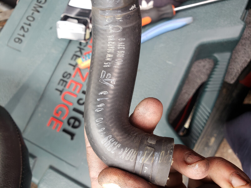 Шланг радіатора передньої пічки Volkswagen Sharan  1997 універсал 1.9 Дизель 