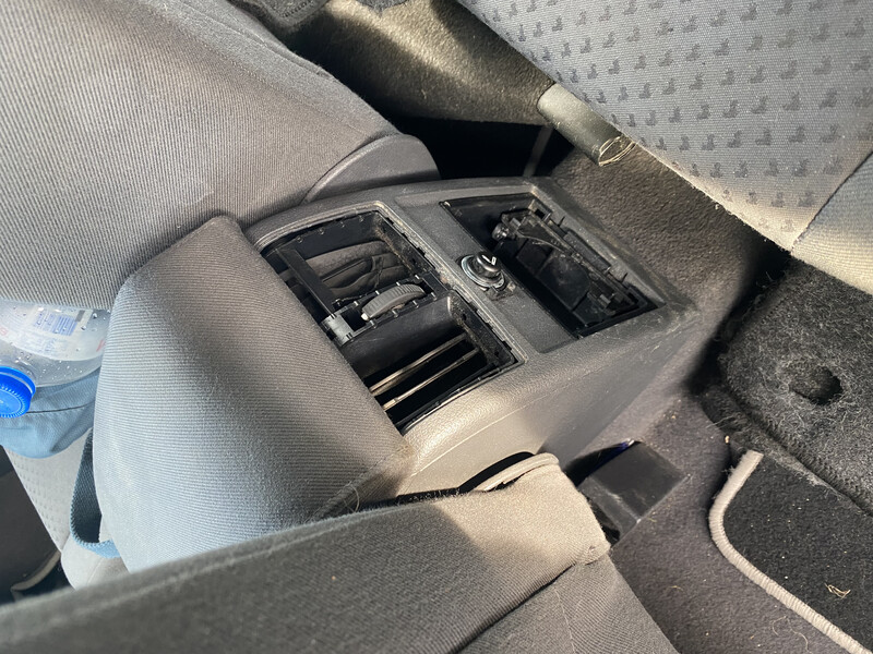 Детали салона Volkswagen Touran  2004 универсал 1.6 Бензин Горишние Плавни