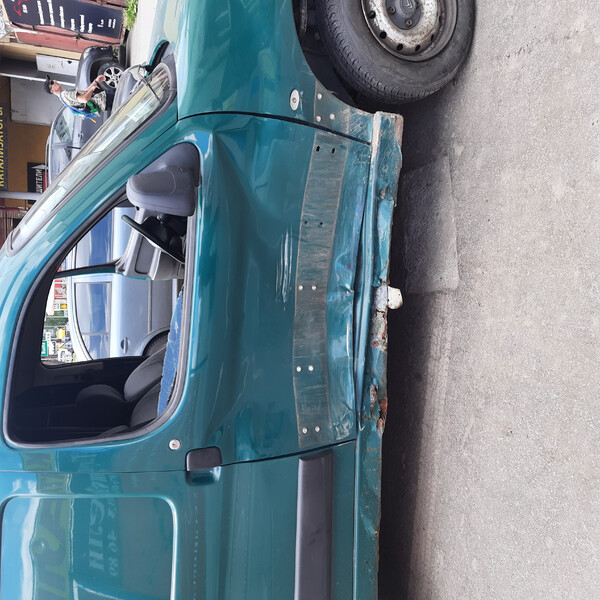 Двері передні праві Citroen Berlingo  2005 1.9 Дизель 