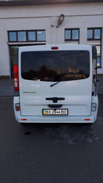 Правый фонарь с пластиком Nissan Primastar  2011 2.0 Бензин Хмельницкий