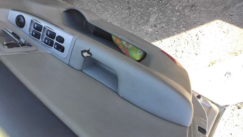 Ручка подлокотника передней двери внутренняя, левая Kia Cerato  2008 2.0 Бензин 