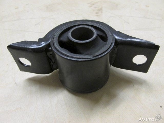 Сайлентблок нижнього важеля Mitsubishi Lancer 4  1990 хетчбек 1.8 Дизель Селидове 
