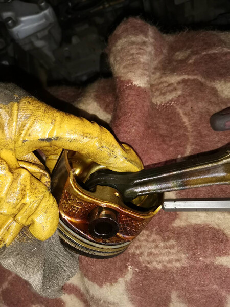 Шатуны с поршнями комплект ew10j4 Peugeot 806  2001 универсал 2.0 Бензин Одесса