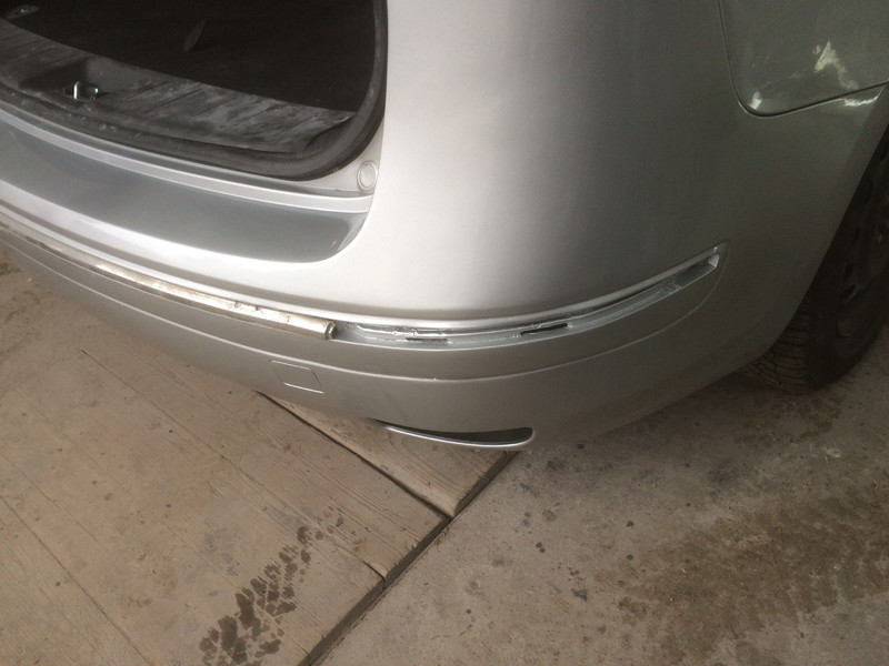 Молдинг заднего бампера Hyundai i30  2010 универсал 1.4 Бензин Днепр