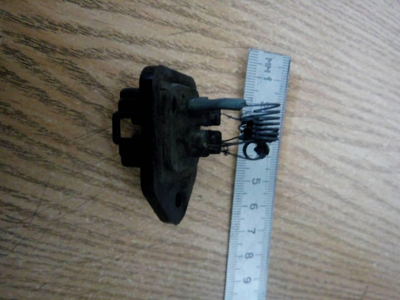 Резистор вентилятора печки Hyundai H100  1995 универсал 2.5 Дизель Одесса