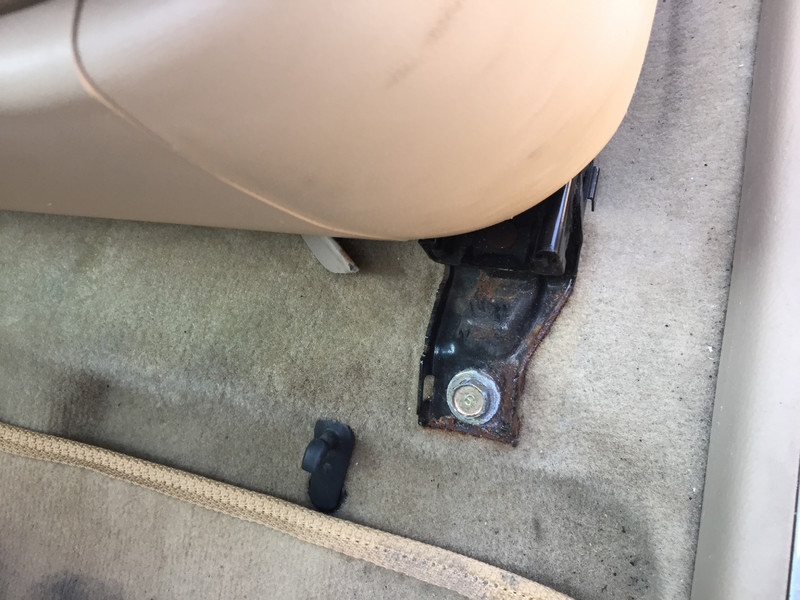 Накладка на крепление сидения Lexus RX  2005 универсал 3.3 Бензин Днепр