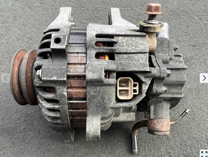 Генератор Mitsubishi L 200 2002 г.  2.5 л дизель Вараш