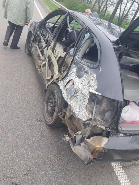 Крило з порогом і двері Kia Rio  2004 універсал 1.5 Бензин 