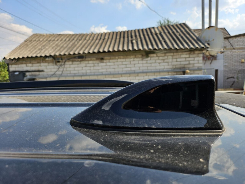 Плавник-антенна на крышу (черный) Toyota RAV4 плагин гибрид 2021 универсал 2.5 Гибрид Запорожье