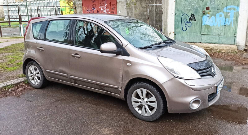 Крило дверь передняя дверь задняя Nissan Note E11  2012 хэтчбек 1.6 Бензин Киев
