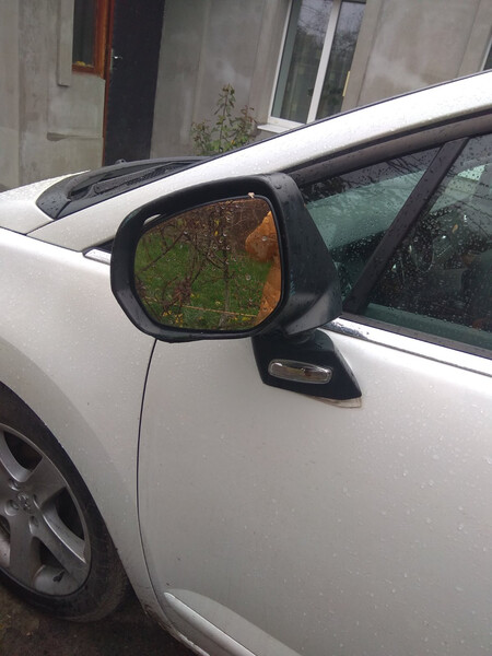 Дзеркало праве Peugeot 5008  2011 універсал 1.6 Бензин Кременчук
