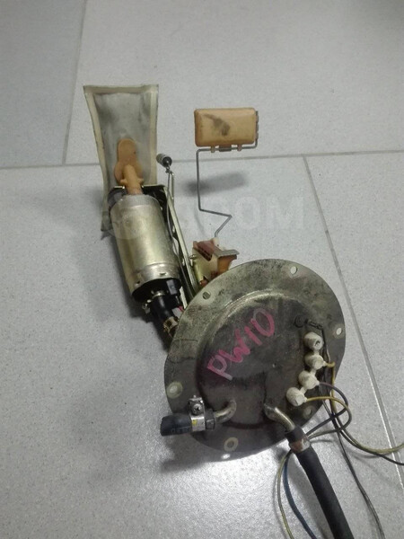 Датчик уровня топлива Nissan Primera P10  1991 универсал 2.0 Бензин Одесса