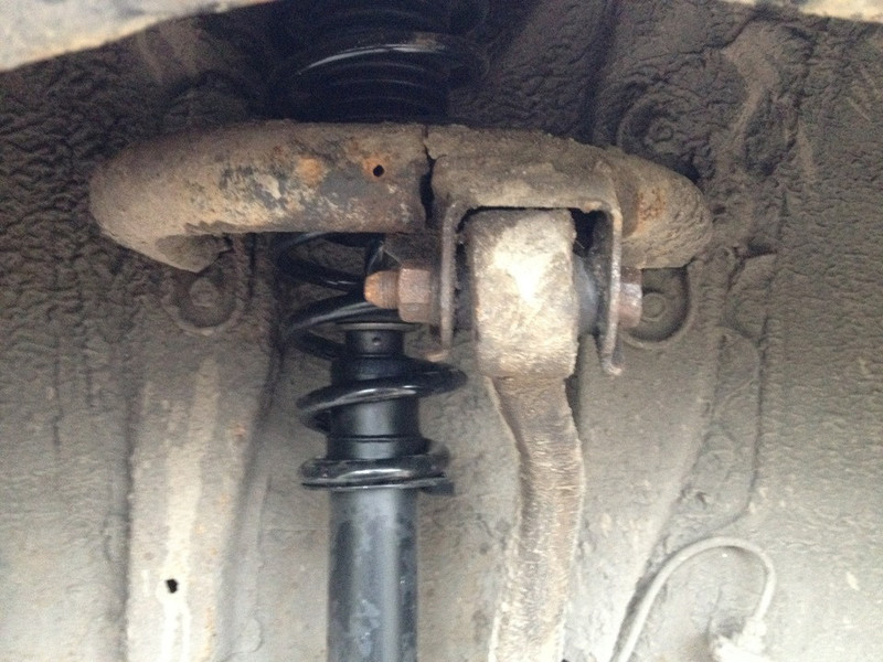 Подушки двигателя MR198568   Mitsubishi Galant