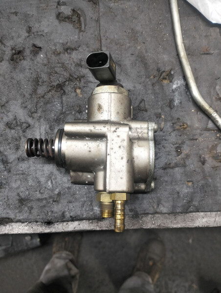 Паливний насос 03C127025R   Audi A3, Skoda Octavia A5, Skoda Octavia A7, Volkswagen Golf, Volkswagen Golf Plus, Volkswagen Jetta, Volkswagen Passat, Volkswagen Touran