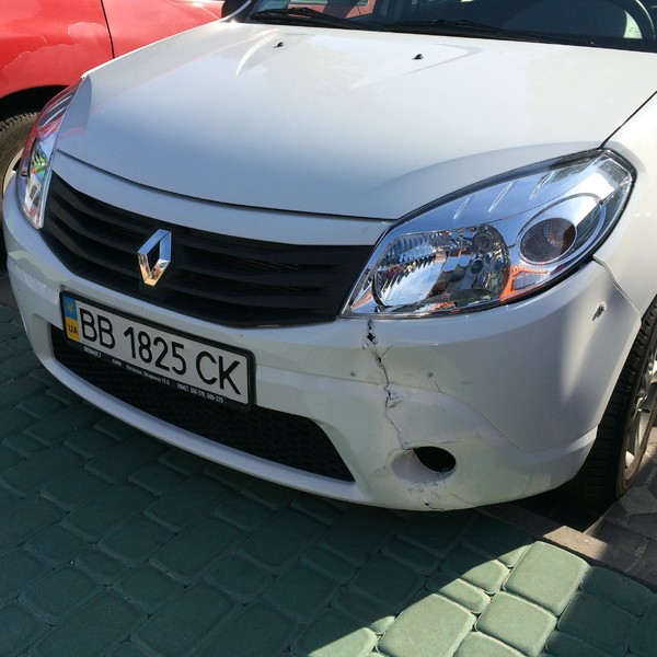 Бампер передний, крыло правое белый цвет Renault Sandero 2  2013 хэтчбек 1.6 Бензин Киев
