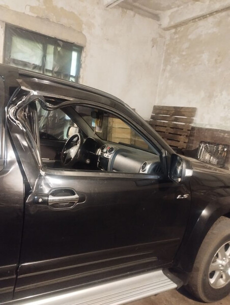 Передняя правая дверь Isuzu D-Max  2008 2.5 Дизель Хмельницкий