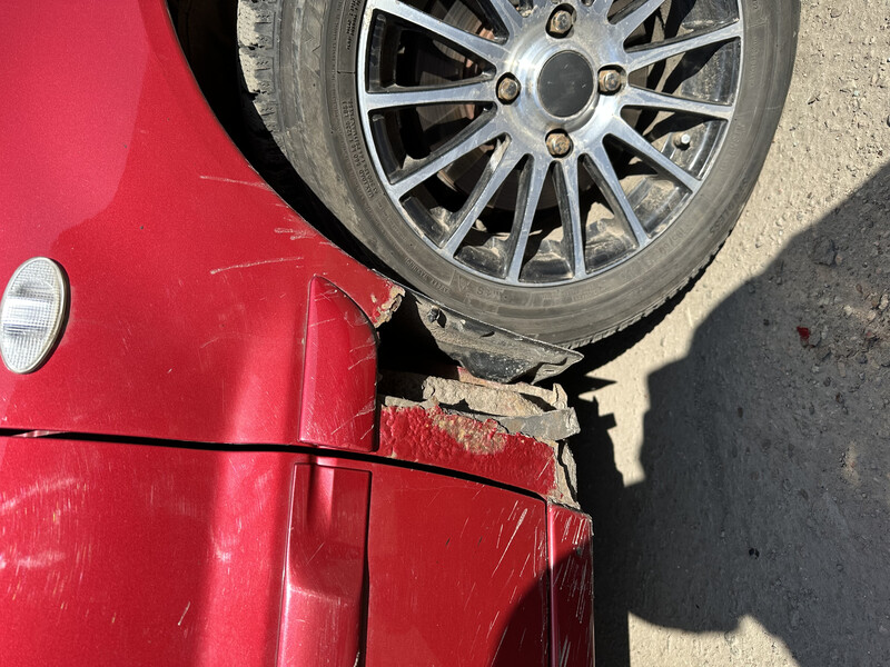 Передние крылья Mitsubishi Lancer 9  2006 1.6 Бензин Одесса