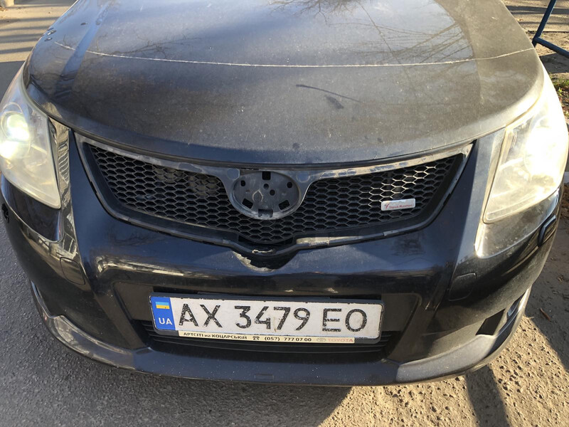 Рамка решетки радиатора Toyota Avensis  2008 Харьков