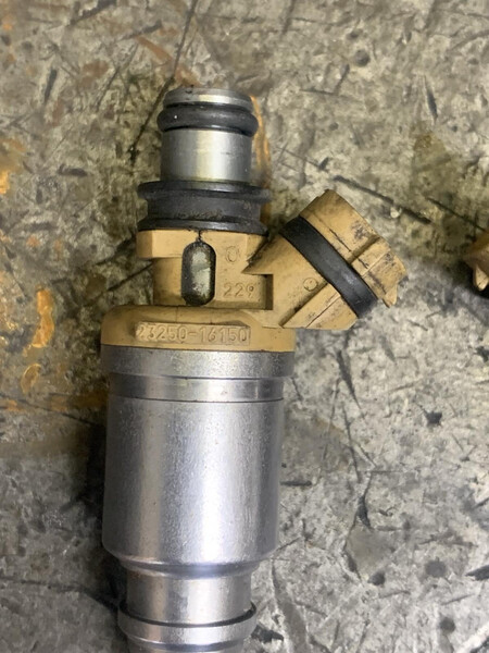 Паливна форсунка Toyota Carina E  1994 1.6 Бензин 