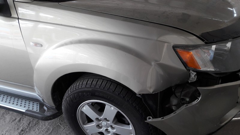 Переднее правое крыло Mitsubishi Outlander XL  2008 24.0 Бензин Херсон