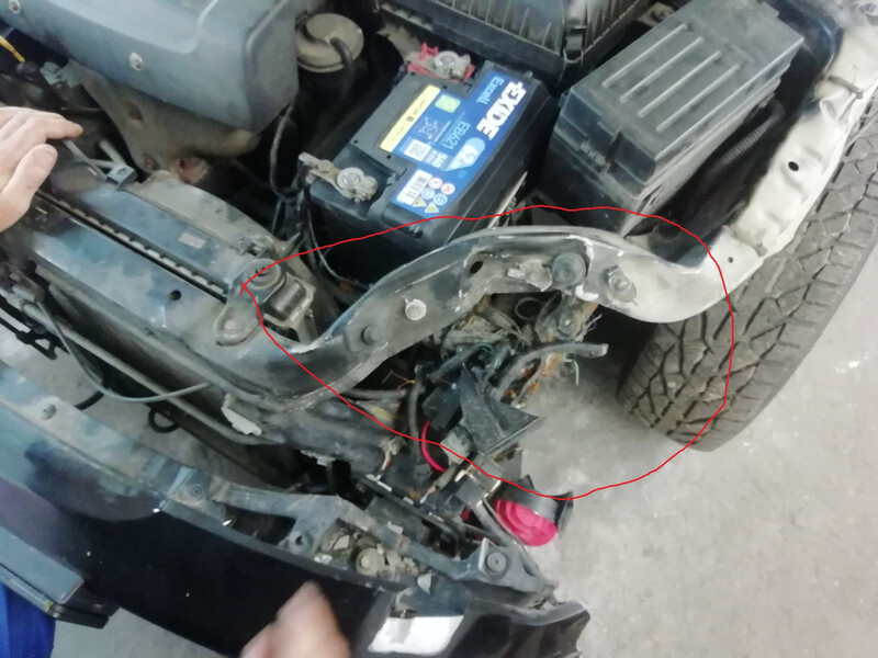 Рамка радіатора Chevrolet Evanda  2006 20.0 Бензин 