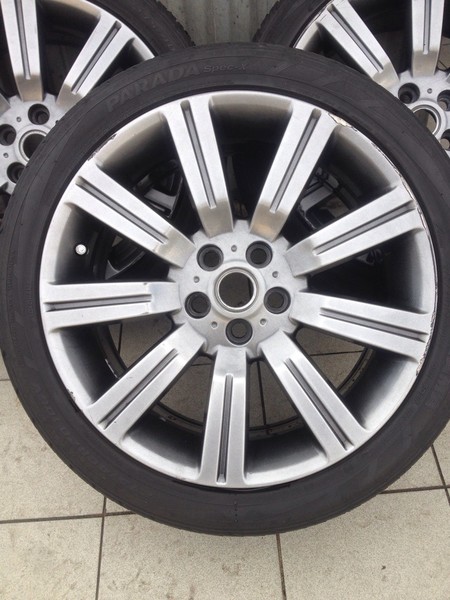 Колесный диск и покрышка Land Rover Range Rover VOGUE 2004 4.4 Бензин Киев