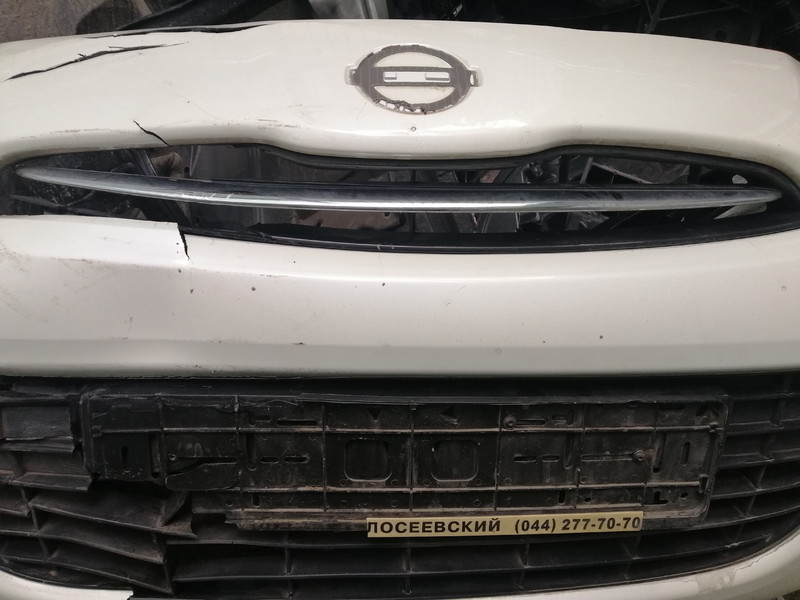 Радіаторна решітка Nissan Micra K13 2013 хетчбек 1.2 Бензин 