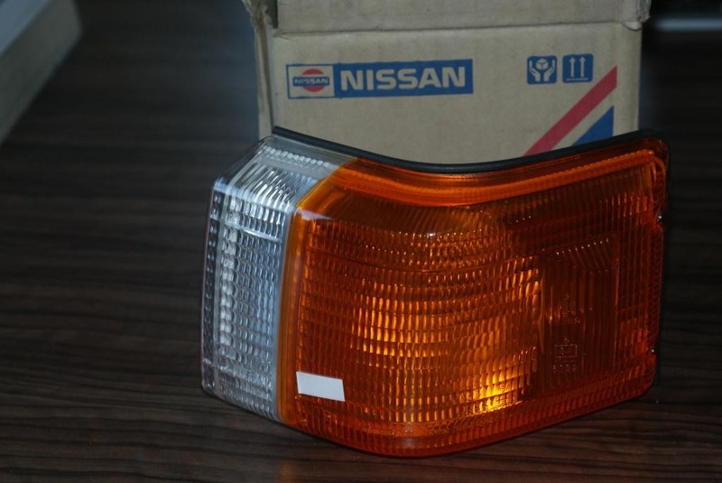 Фонарь указателя поворота Nissan Vanette C22  1993 2.0 Дизель Луцк