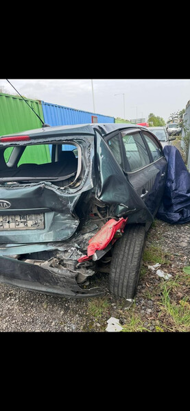 Четвердь правая Kia Ceed  2008 3.0 Бензин 