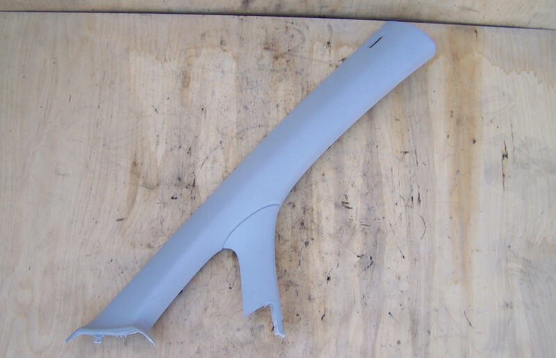 Накладка передньої стійки права Volkswagen Golf Plus  2011 хетчбек 1.6 Дизель 