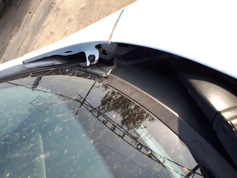 Пластик под лобовое стекло Mazda 3 BL  2011 2.0 Бензин Черкассы