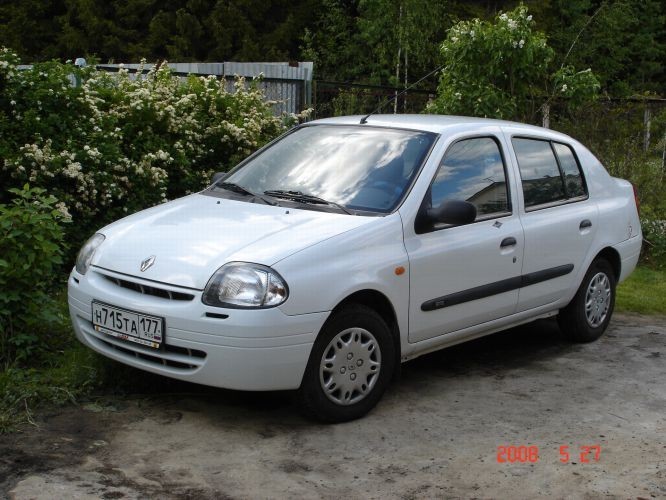 Бампер передний Renault Clio 2000 г.  1.4 л бензин Терновка