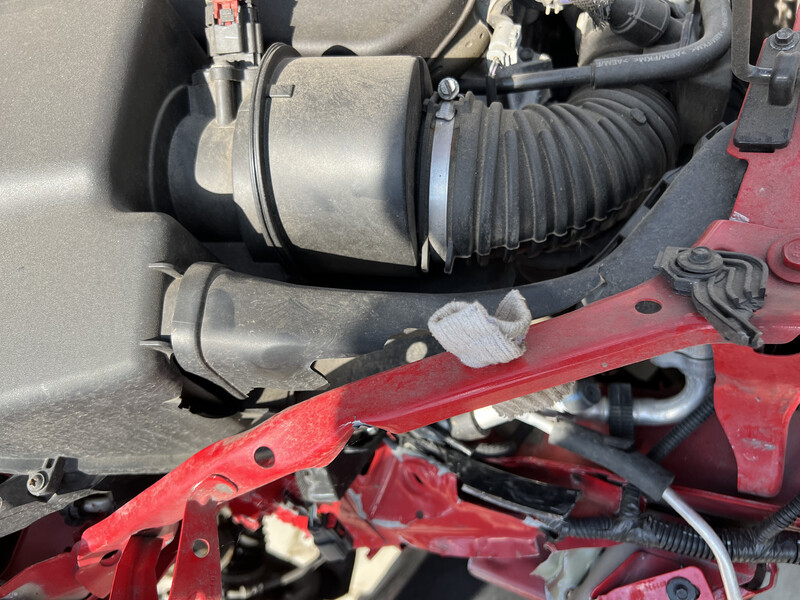 Воздуховод воздушного фильтра Chevrolet Cruze  2017 1.4 Бензин Житомир