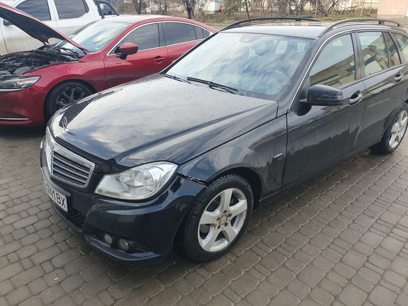 Крило ліве переднє оріг Mercedes-Benz C-Class C 200 2011 универсал 2.1 Дизель Херсон