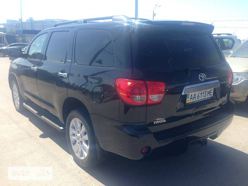 Задний стоп левый  который крепиться на богажник  таёту сиквою 2008 год Toyota Sequoia  2008 5.7 Бензин Одесса