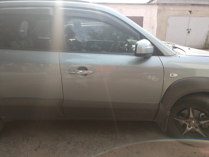 Двері передні праві голі Hyundai Tucson  2007 2.0 Бензин 