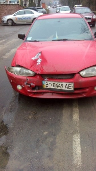 Капот Mitsubishi Colt хэтчбек 2000 г.  13.0 л бензин Тернополь