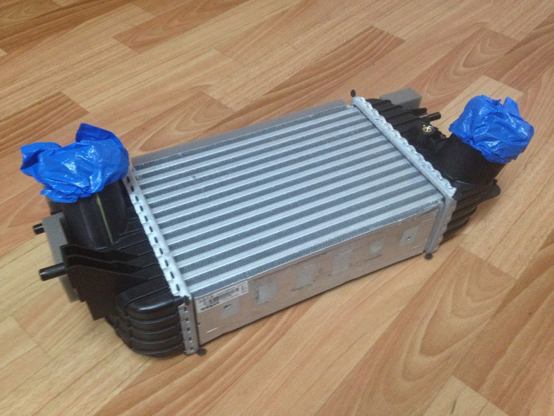 Радіатор інтеркулера Nissan Juke turbo 2016 хетчбек 1.6 Бензин 