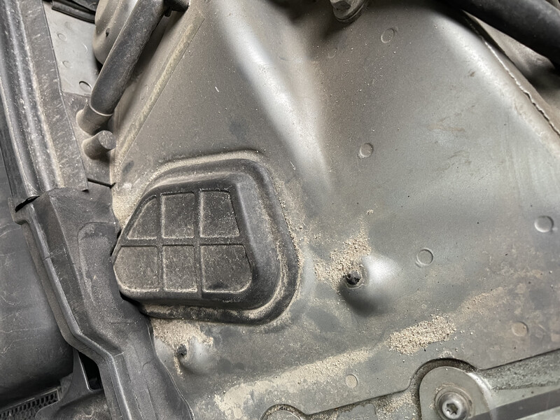 Крышка технологическая Audi A4 B8 2008 г.  2.0 л бензин Киев