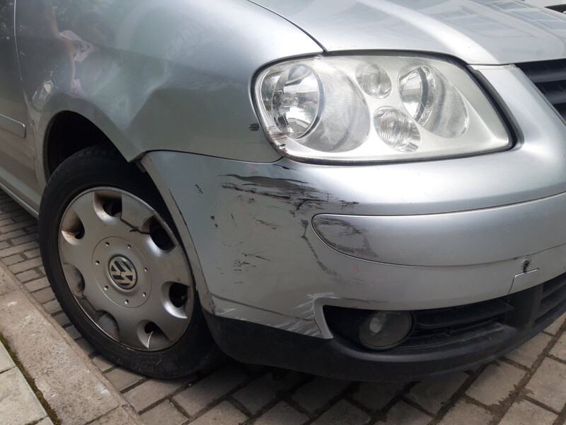 Крило переднє Volkswagen Touran універсал 2004 р.  Ковель