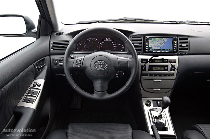 Центральная консоль панели приборов Toyota Corolla E120  2005 хэтчбек 1.6 Бензин Одесса