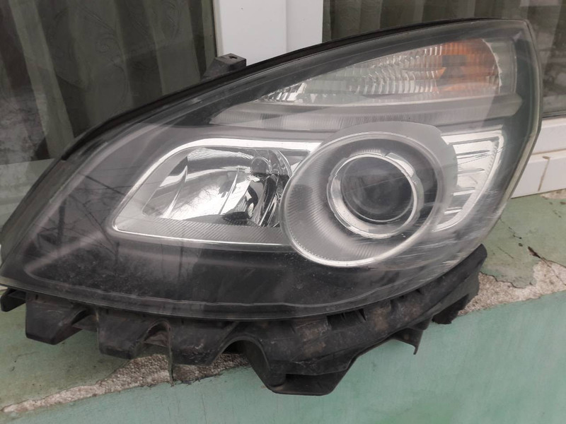 Фара передня Renault Scenic 2  2007 1.6 Бензин 