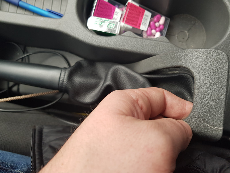 Пластик ручника Ford Focus 2 універсал 2009 р.  2.0 л дизель Львів