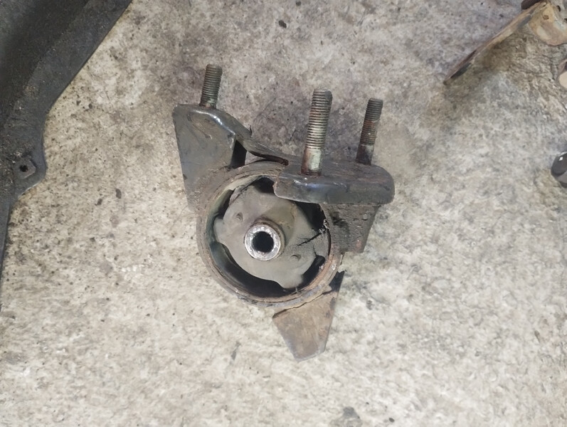 Подушка КПП Toyota Corolla E110  1998 хэтчбек 1.3 Бензин Киев