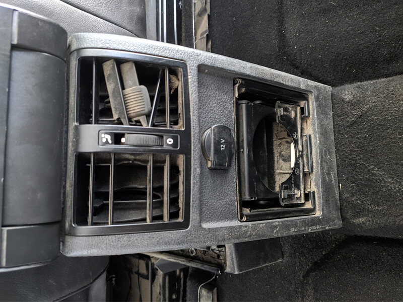 Подстаканник заднего ряда Volkswagen Touran  2010 1.6 Бензин Житомир