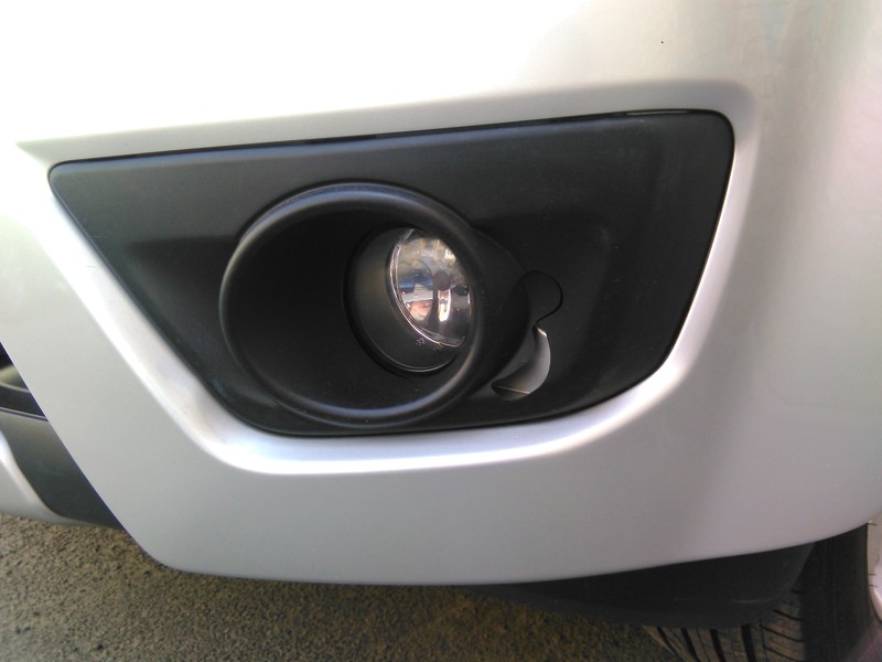 Накладка противотуманки левая Suzuki Grand Vitara  2012 2.4 Бензин Киев